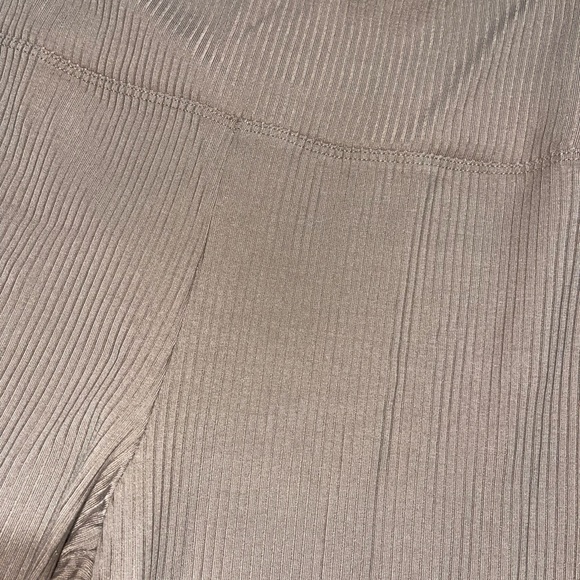 Year Of Ours | Tan Ribbed Flare Yoga Pants Size: Small - Picture 3 of 6